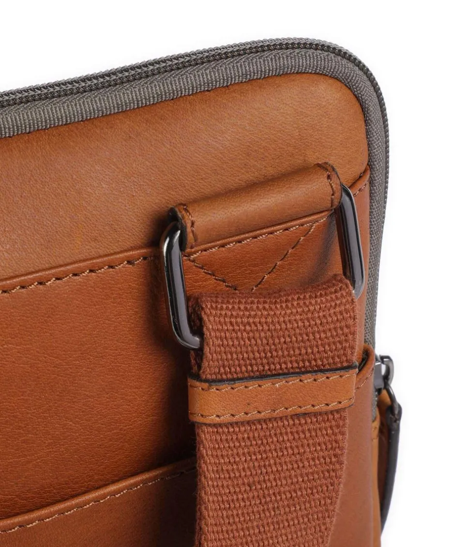 Strellson Crossbody Bags-Hyde Park Brian Crossbody bag fine grain leather