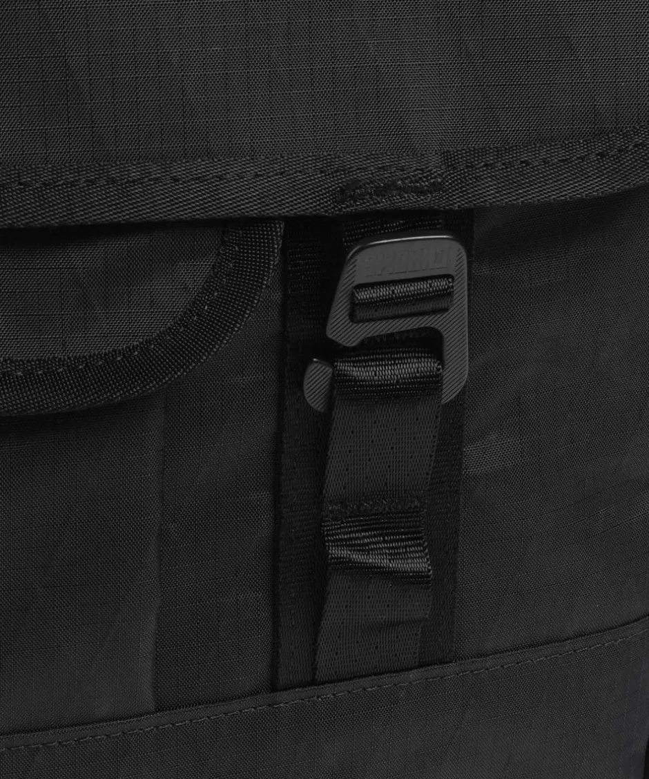 Chrome Business- & Laptop Bags|Crossbody Bags-Midtown 20L Messenger bag 16″ recycled nylon