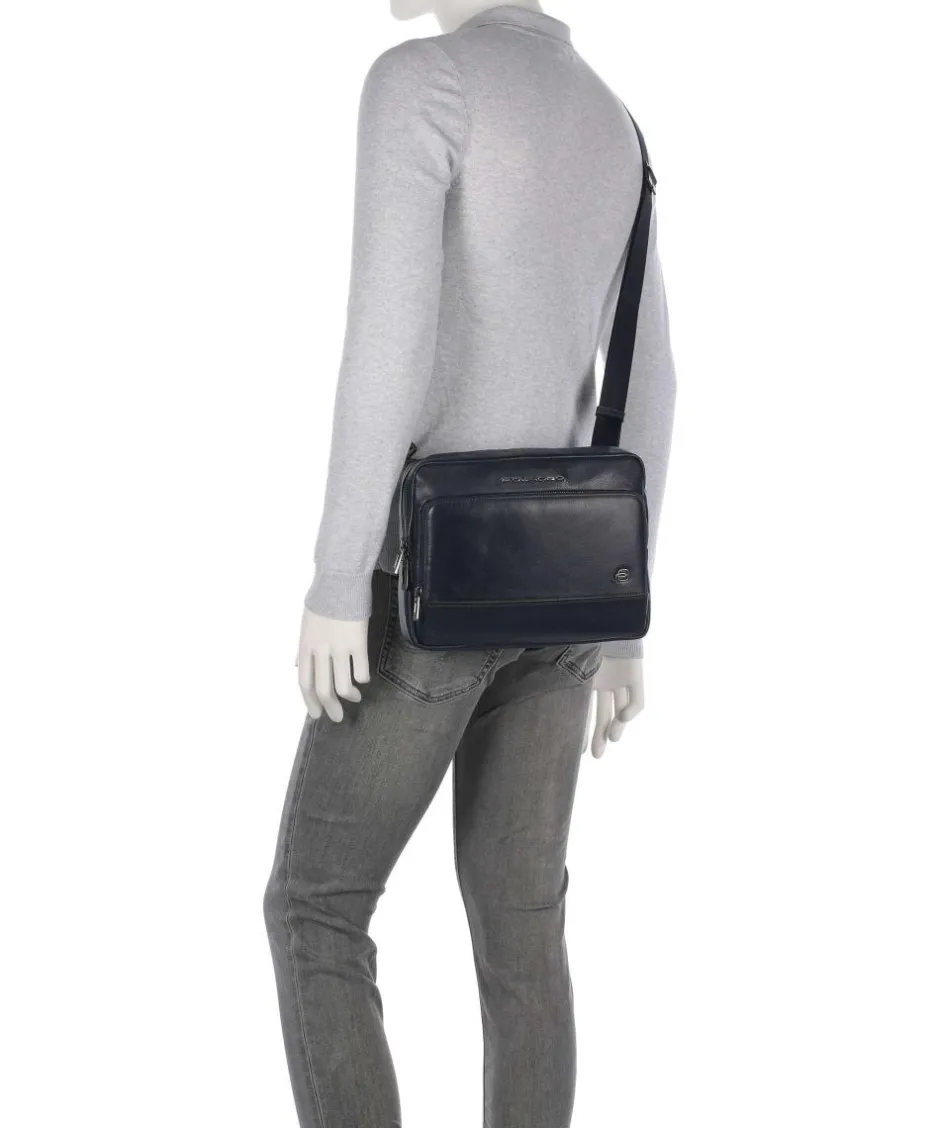 Piquadro Crossbody Bags-W136 Crossbody bag fine grain cow leather