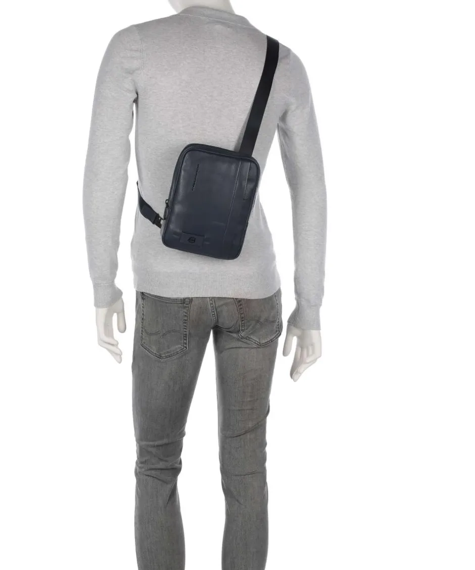 Piquadro Crossbody Bags-W137 Crossbody bag grained cow leather